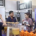 Tim profesional Boduo Indonesia sedang memberikan konsultasi dan informasi produk kepada pengunjung.